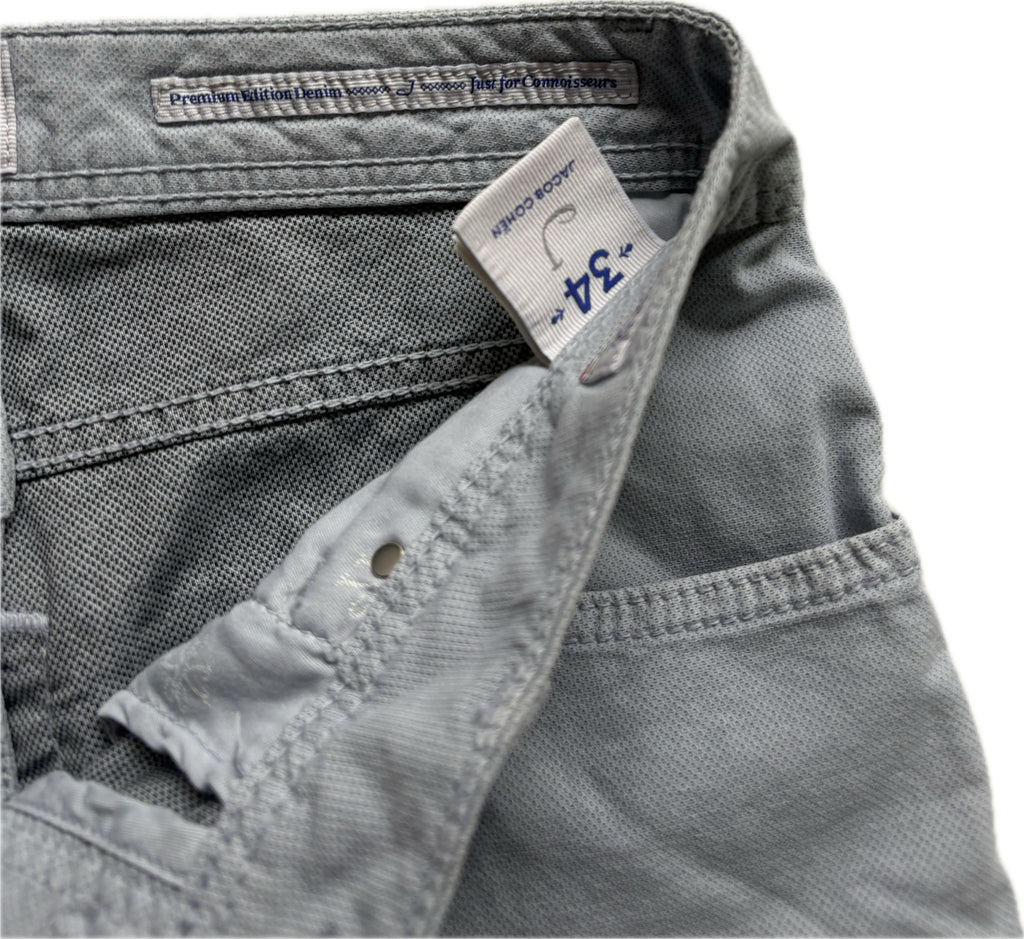 Jacob Cohën “Style 688” – Light Grey Micro-Texture (Size 34)