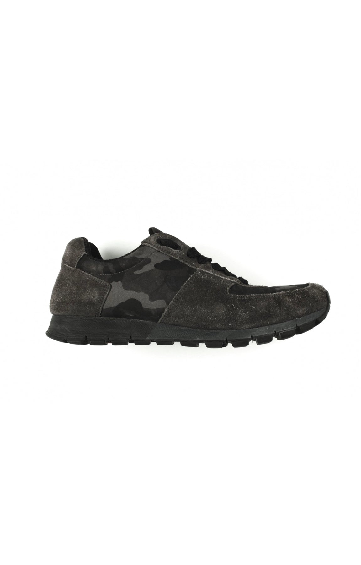 Prada male camo sneaker (Size-39)