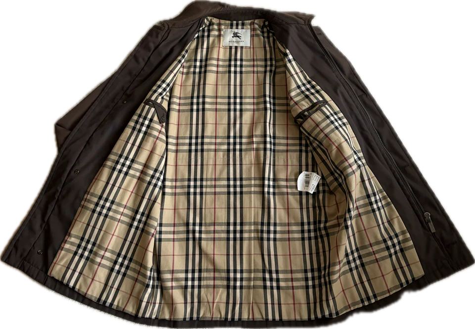 BURBERRY TRENCHCOAT - SIZE M