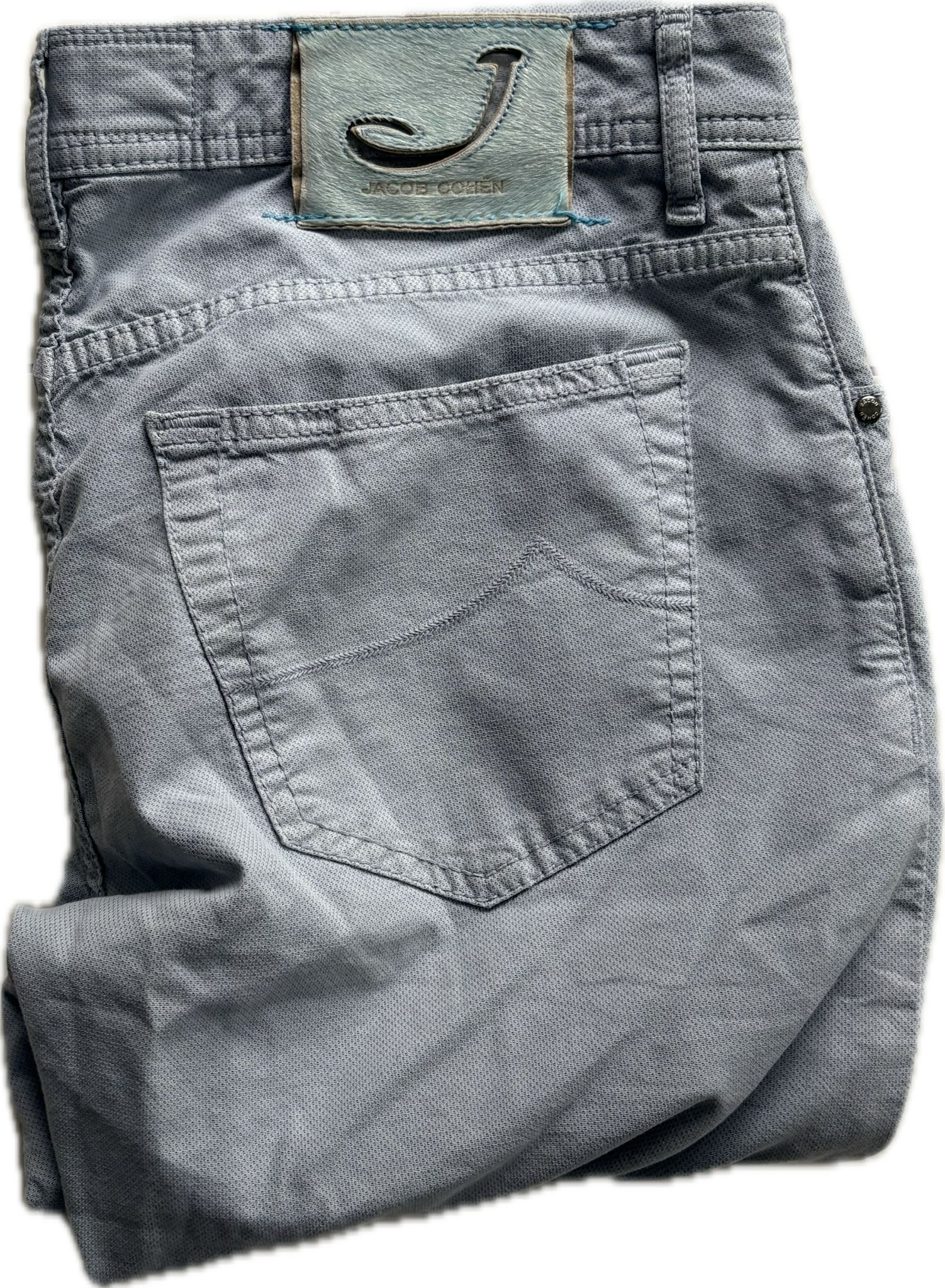 Jacob Cohën “Style 688” – Light Grey Micro-Texture (Size 34)